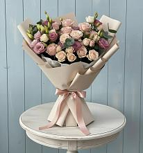 Букет цветов из:  Розы и Лизиантусы в Большое Нагаткино