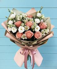 Букет цветов из:  Розы, Альстромерии и Лизиантусы в Большое Нагаткино