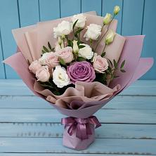 Букет цветов из:  Розы и Лизиантусы в Большое Нагаткино