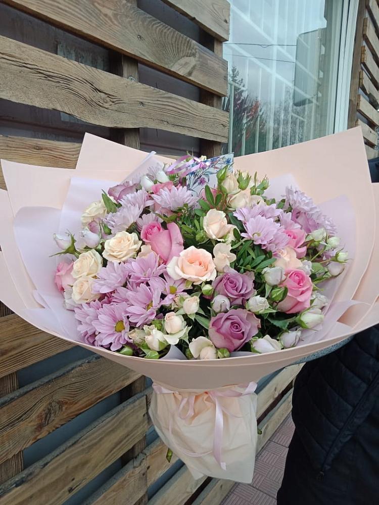 Букет цветов из: Розы и Хризантемы в Большое Нагаткино