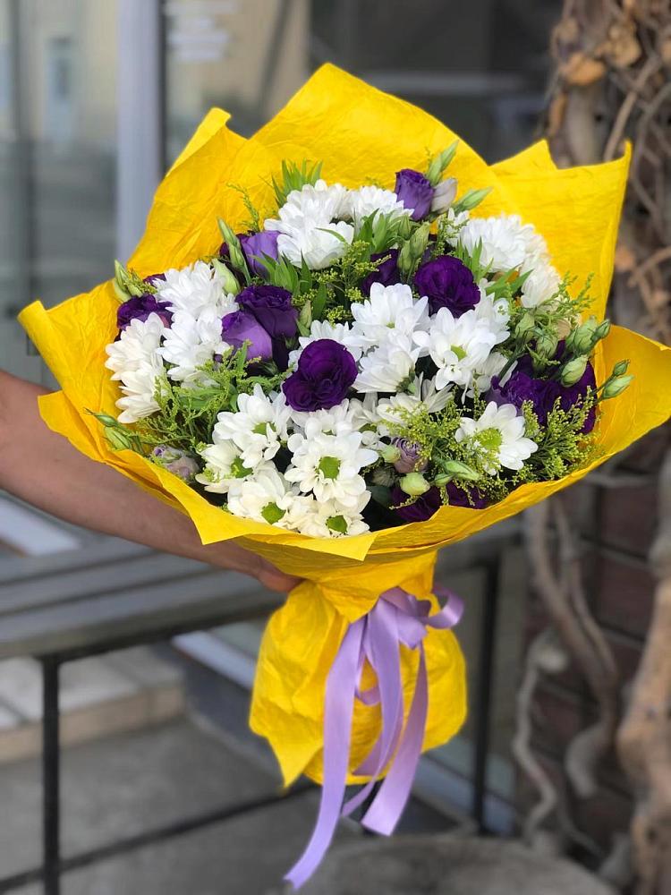 Букет цветов из: Ирисы, Хризантемы и Ромашки в Большое Нагаткино