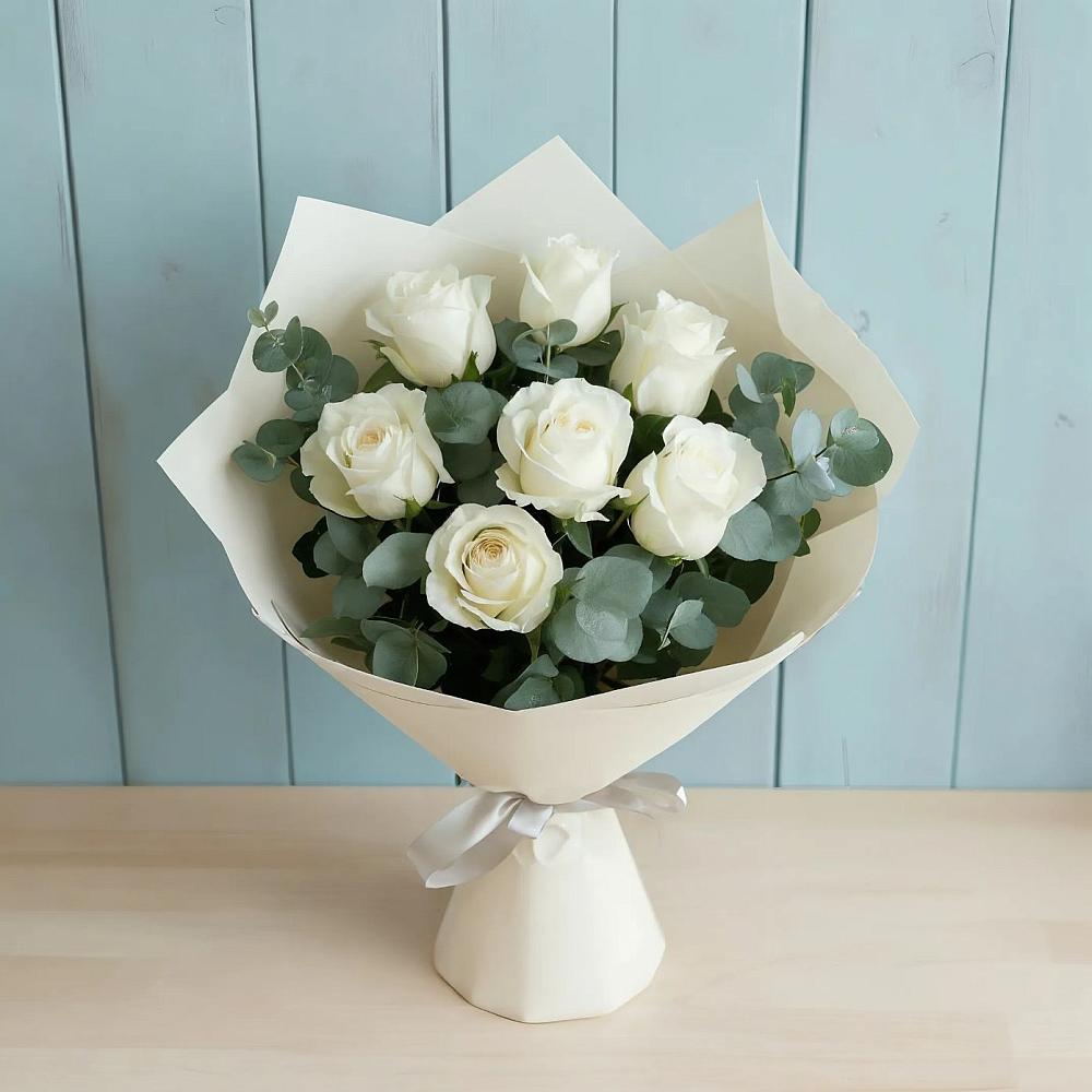 Букет Белые розы в Эвкалипте в Большое Нагаткино