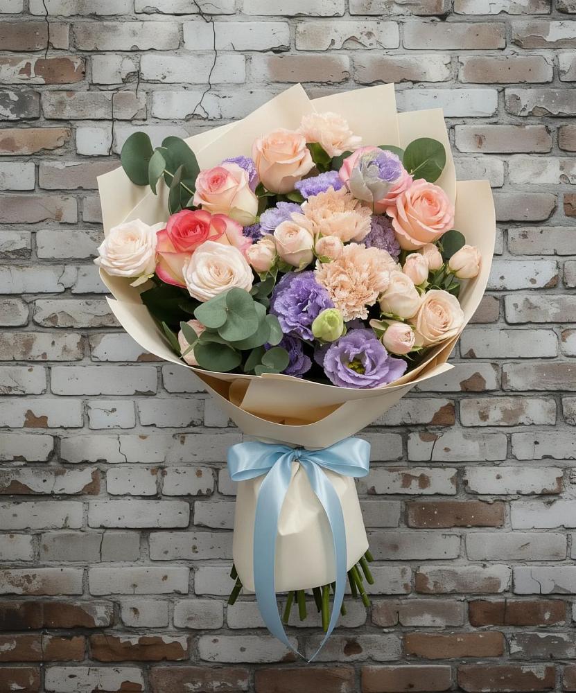 Букет цветов из: Розы, Лизиантусы и Гвоздики в Большое Нагаткино