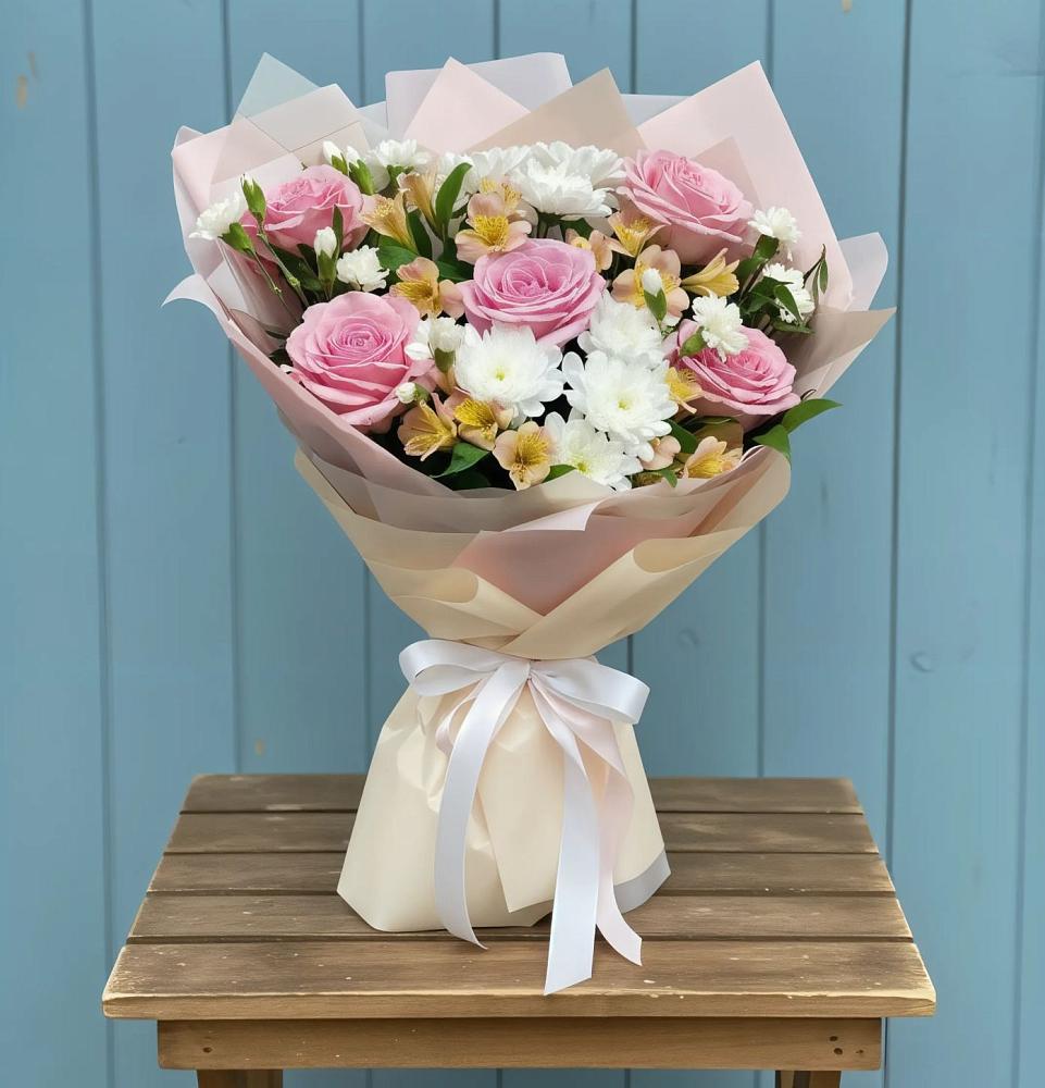 Букет цветов из: Гвоздики, Орхидеи и Розы в Большое Нагаткино