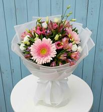 Букет цветов из:  Герберы, Альстромерии и Лизиантусы в Большое Нагаткино