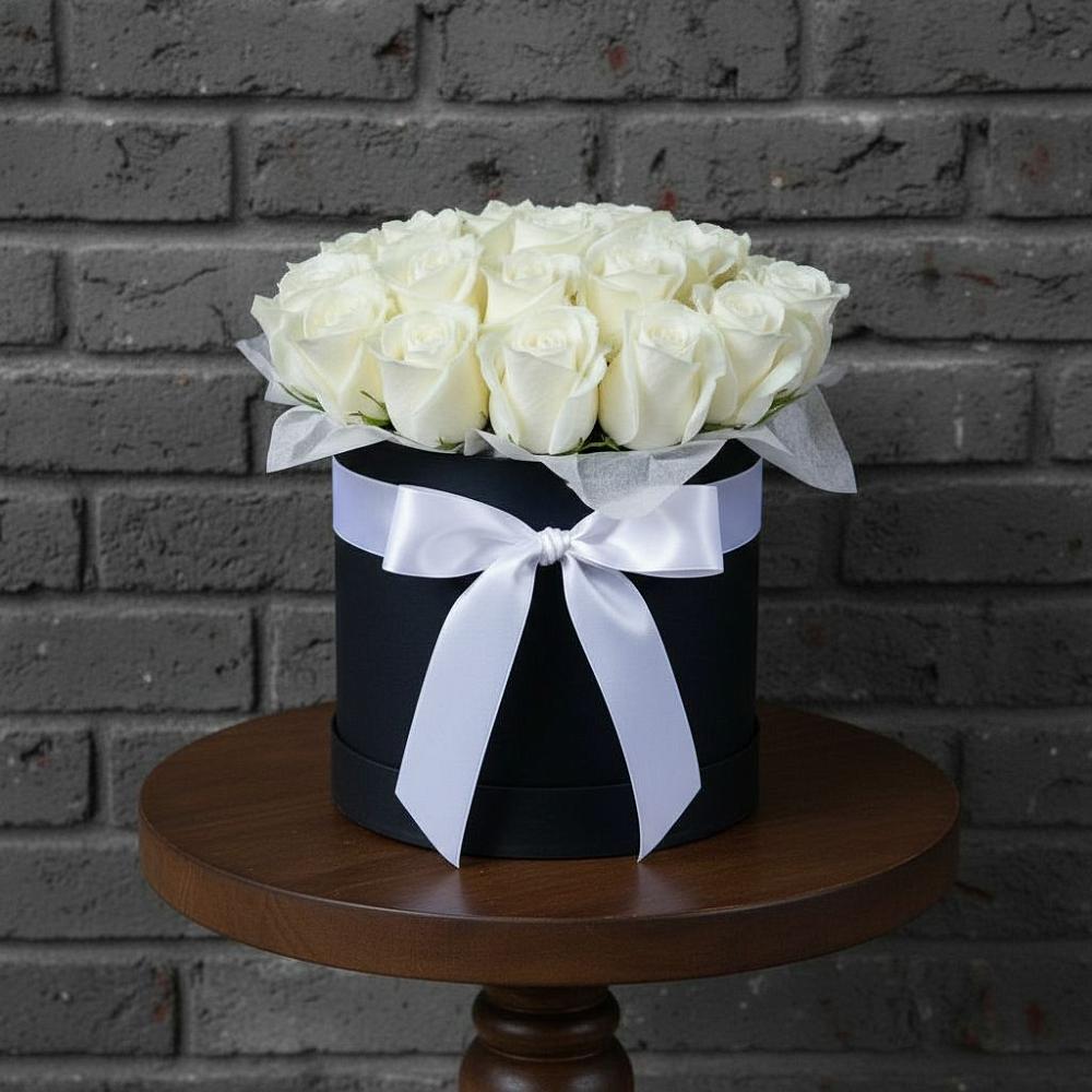 Цветочная композиция из Розы в шляпной коробке в Большое Нагаткино